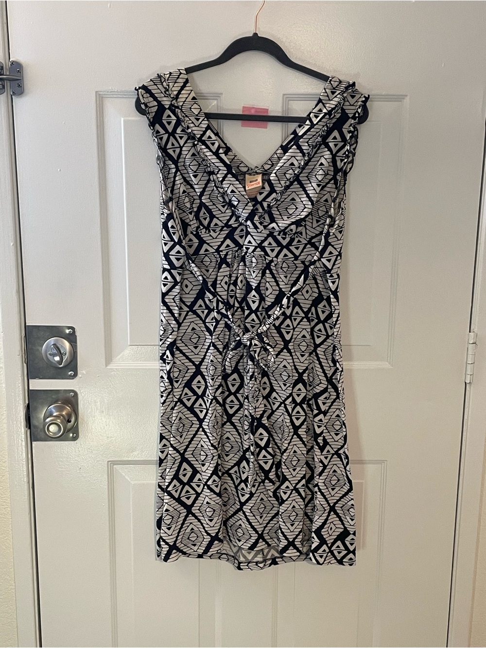 Faded Glory Black & White Geometric Midi Dress